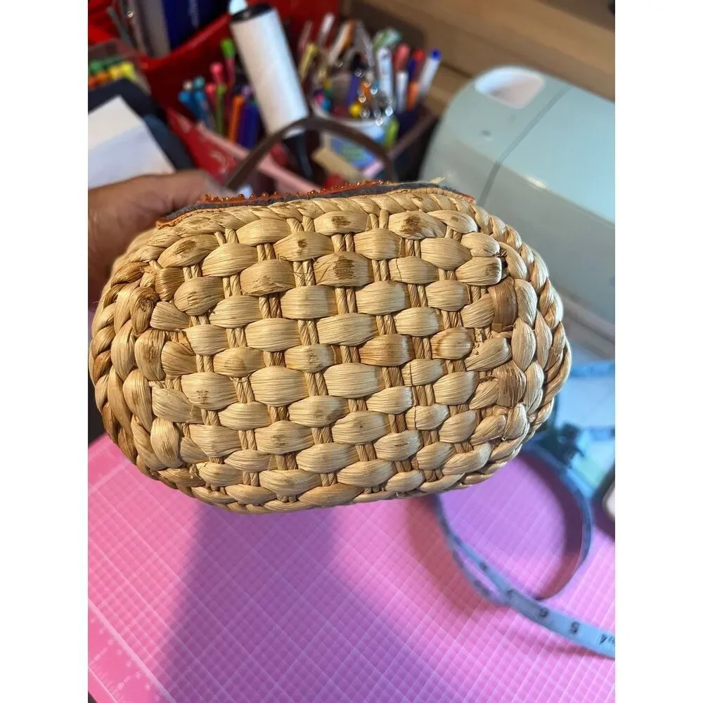 Juiciful Wicker Handbag - Picture 4 of 10